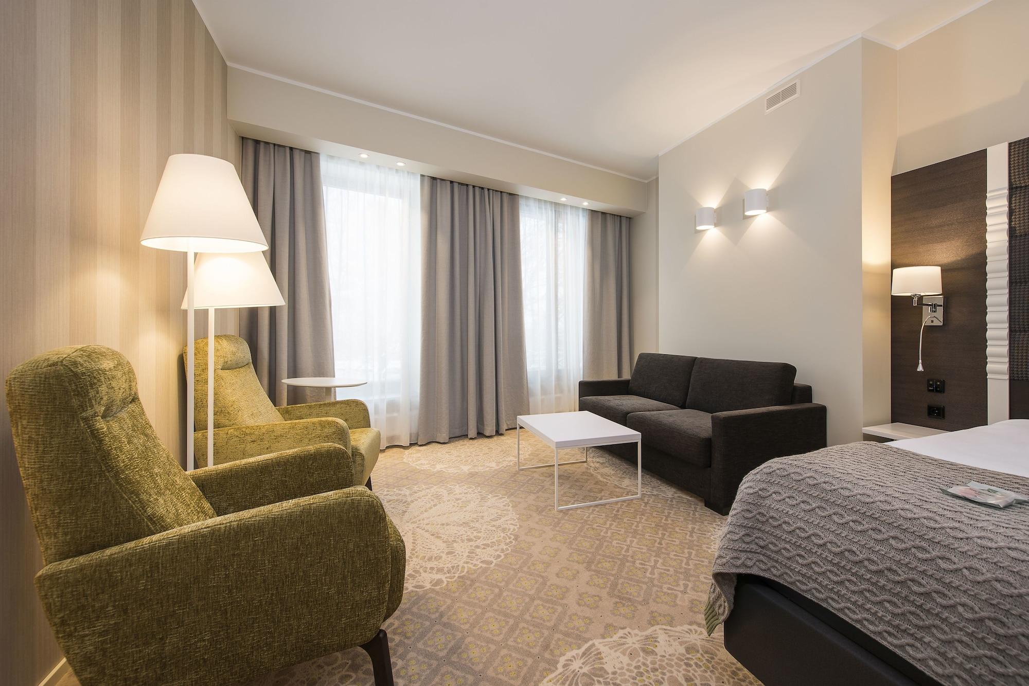Lydia Hotel Tartu Buitenkant foto