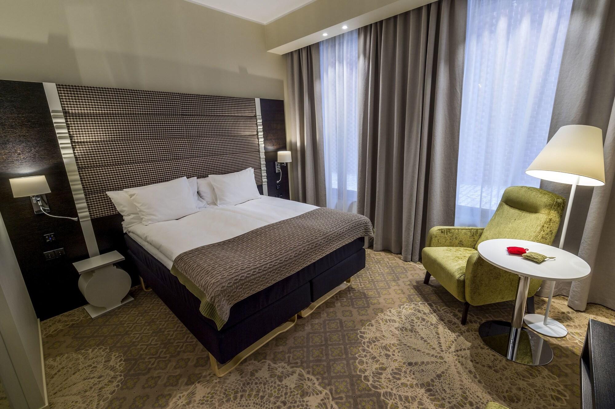Lydia Hotel Tartu Buitenkant foto