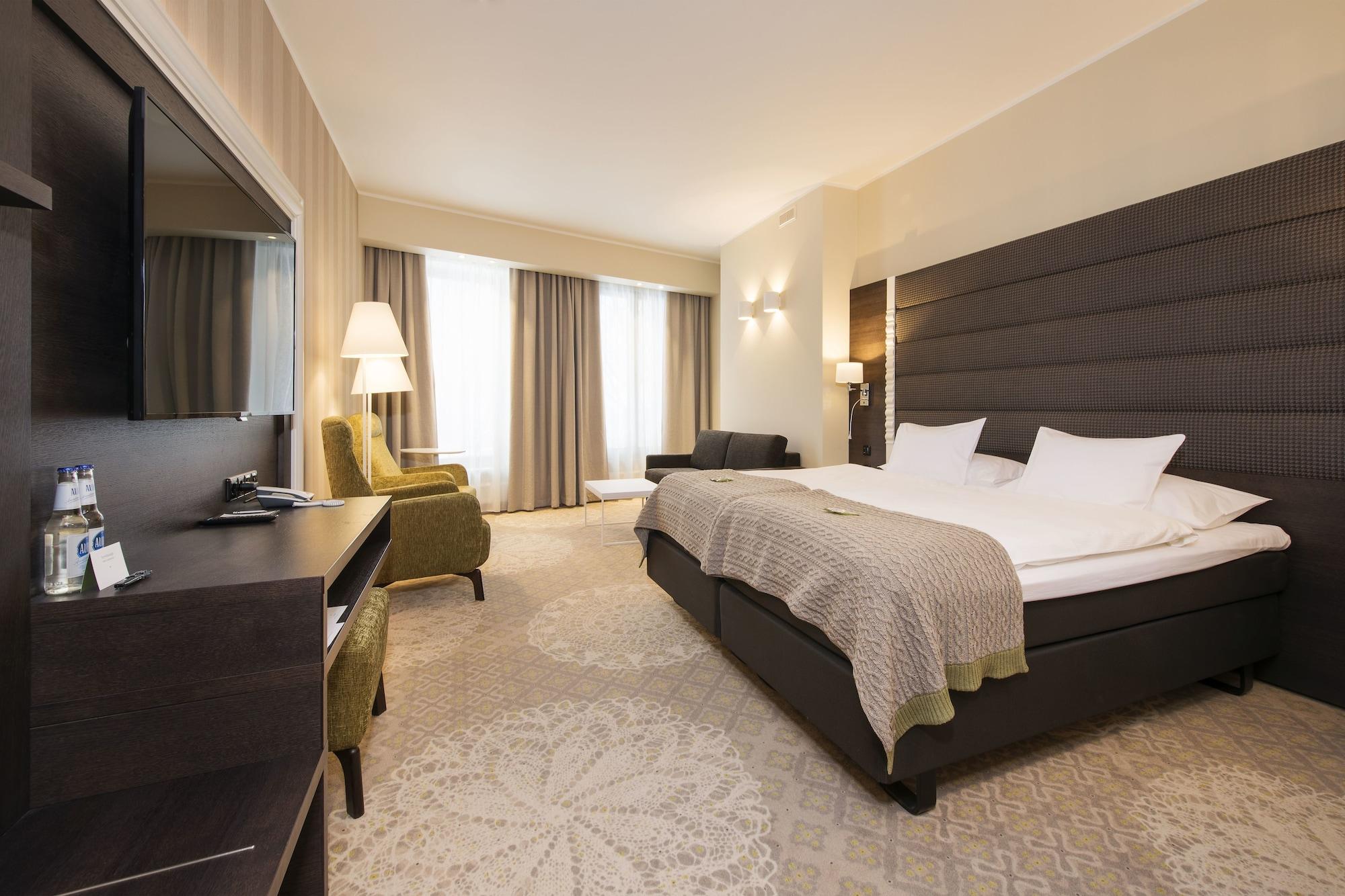 Lydia Hotel Tartu Buitenkant foto