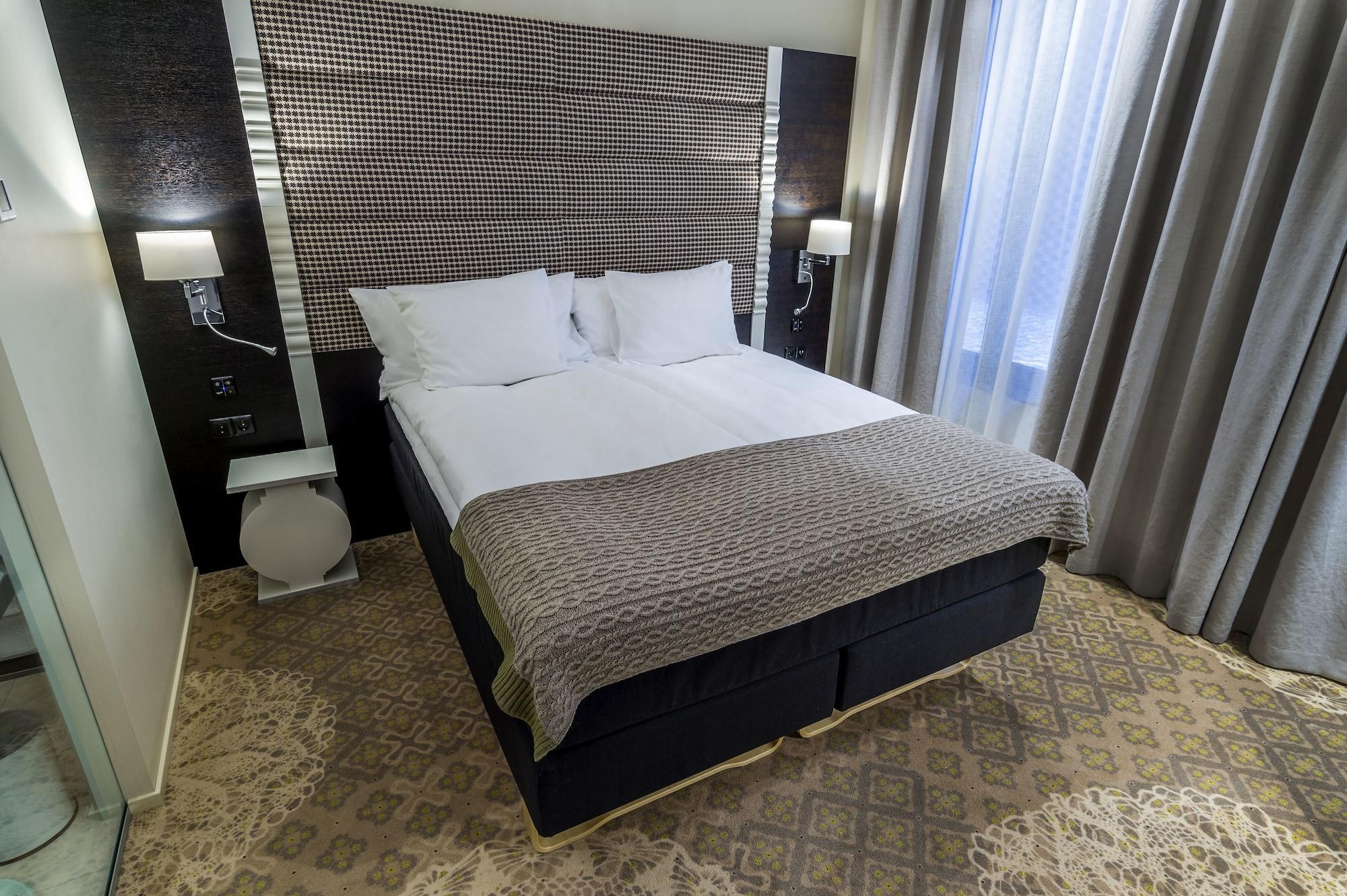 Lydia Hotel Tartu Buitenkant foto