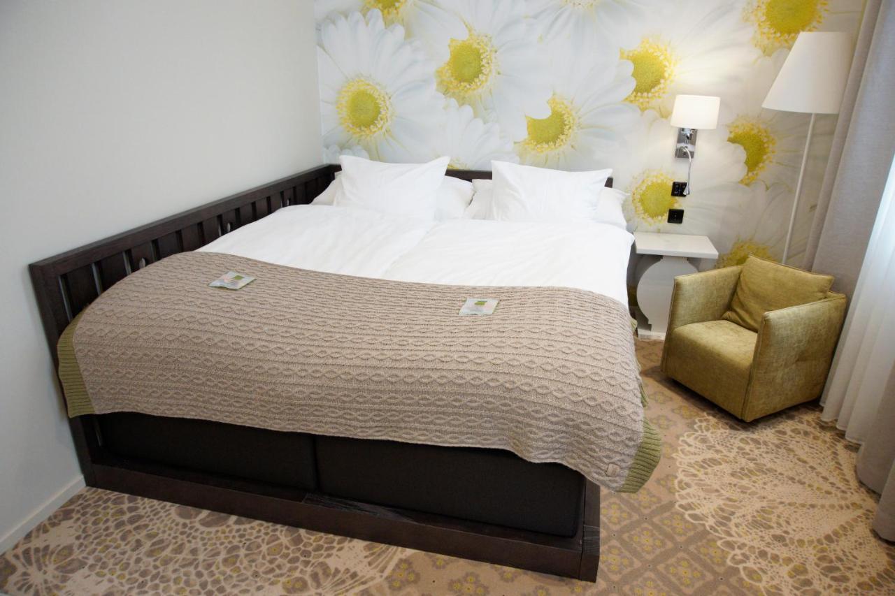Lydia Hotel Tartu Buitenkant foto