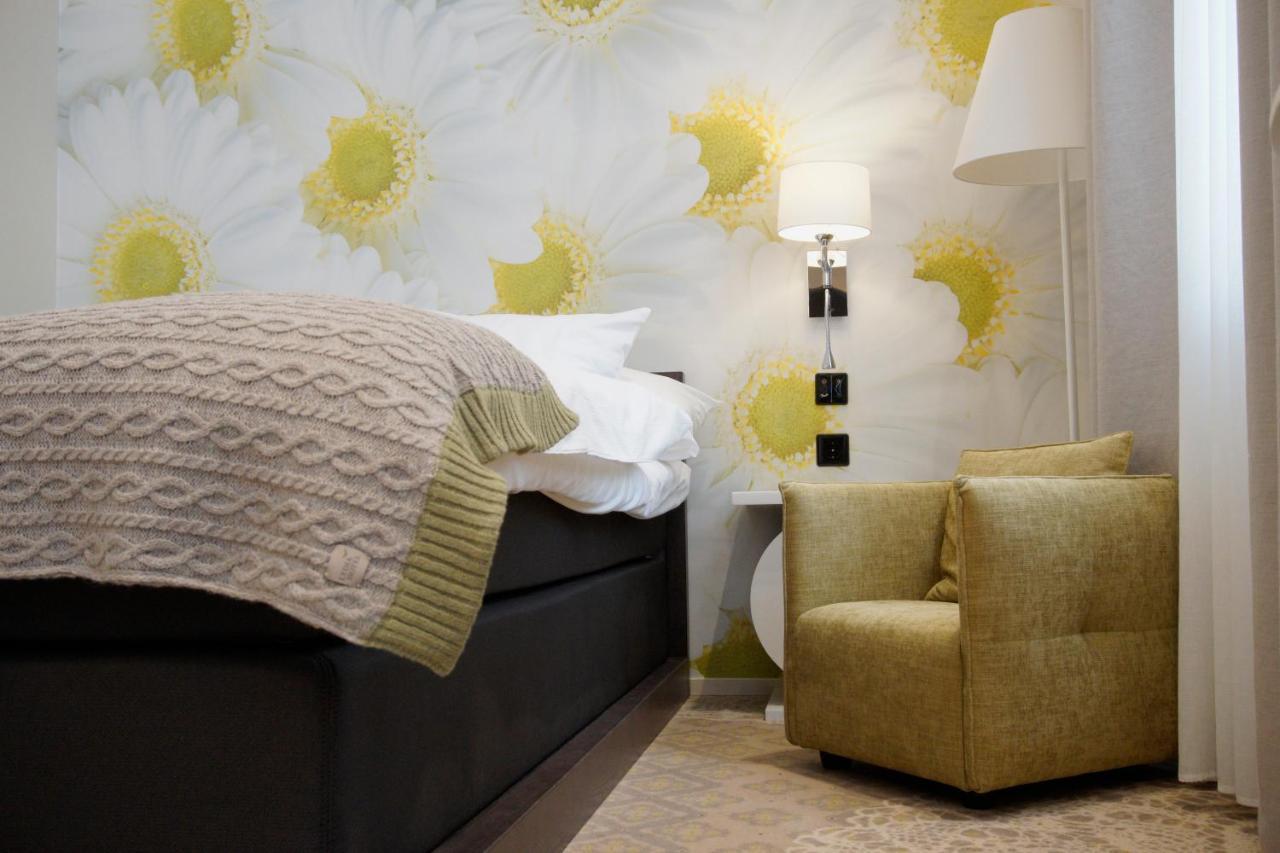 Lydia Hotel Tartu Buitenkant foto