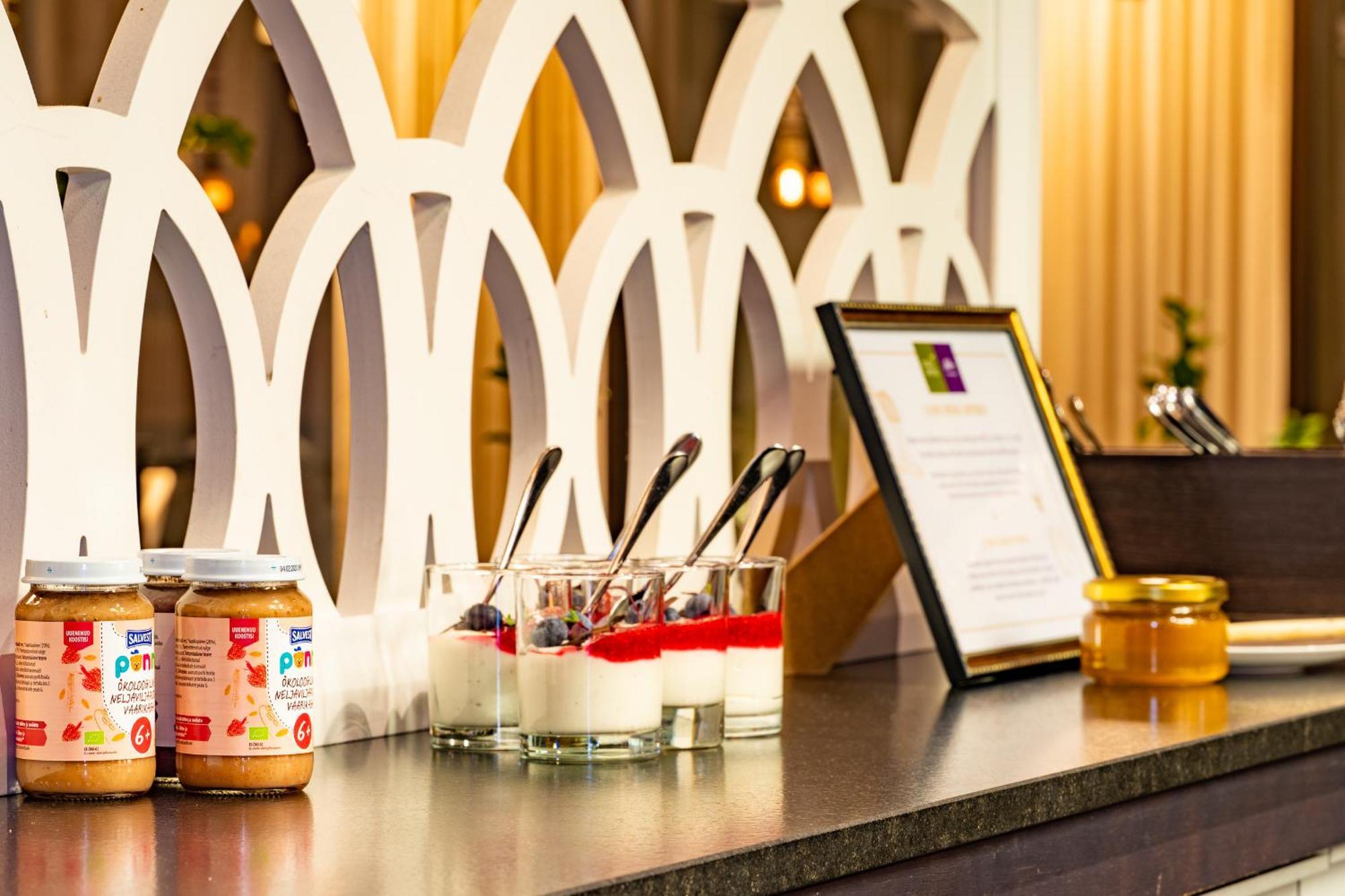 Lydia Hotel Tartu Buitenkant foto