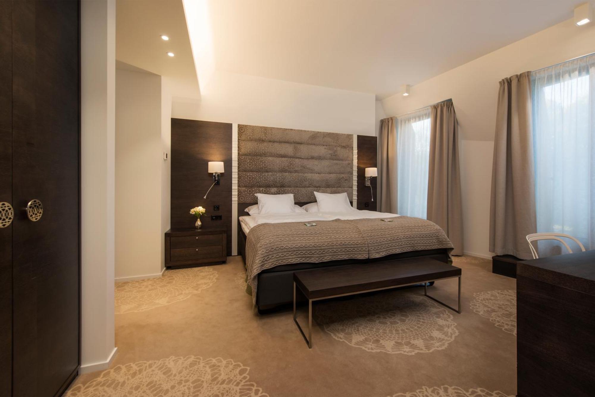 Lydia Hotel Tartu Buitenkant foto