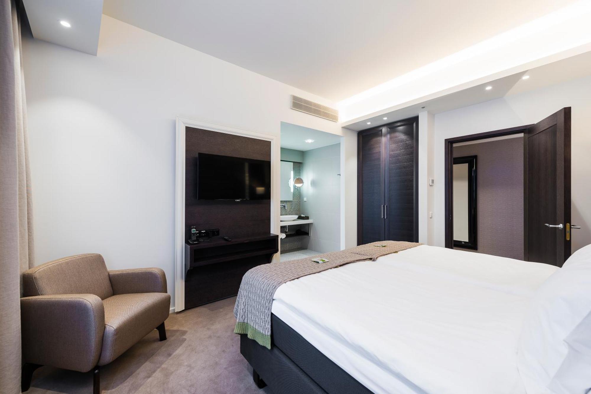 Lydia Hotel Tartu Buitenkant foto