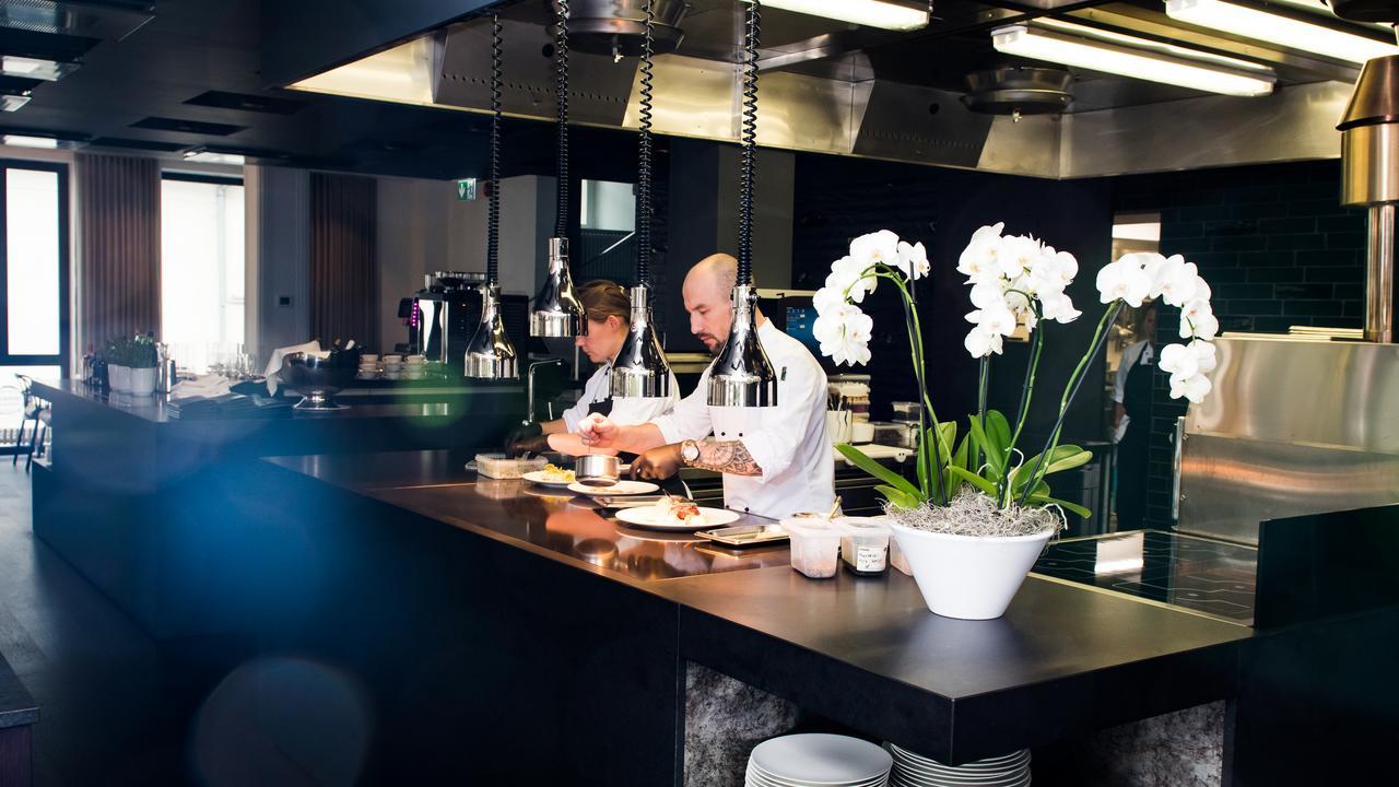 Lydia Hotel Tartu Buitenkant foto
